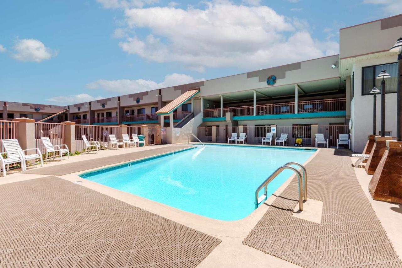 Best Western Turquoise Inn & Suites Кортес Экстерьер фото