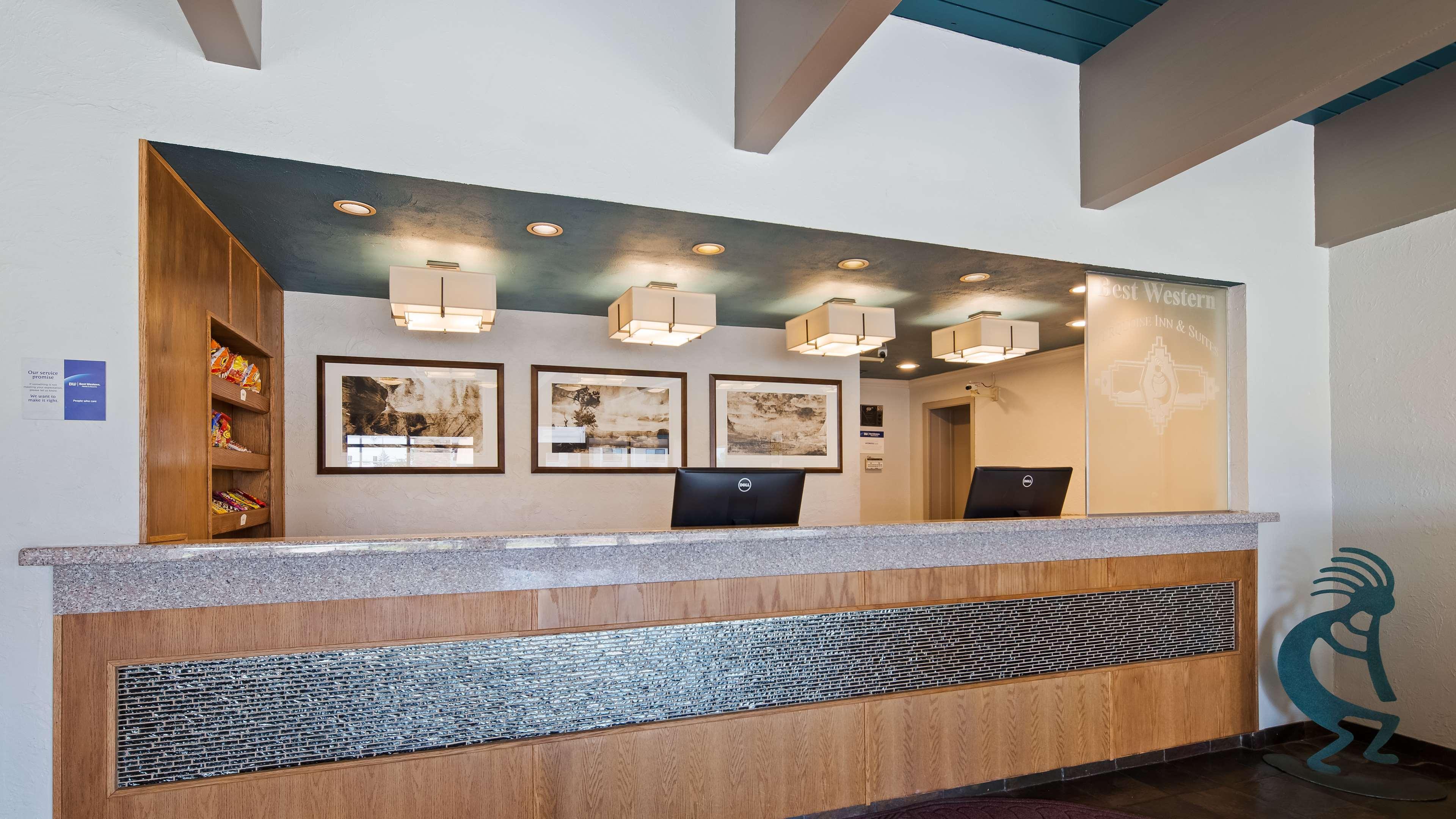 Best Western Turquoise Inn & Suites Кортес Экстерьер фото