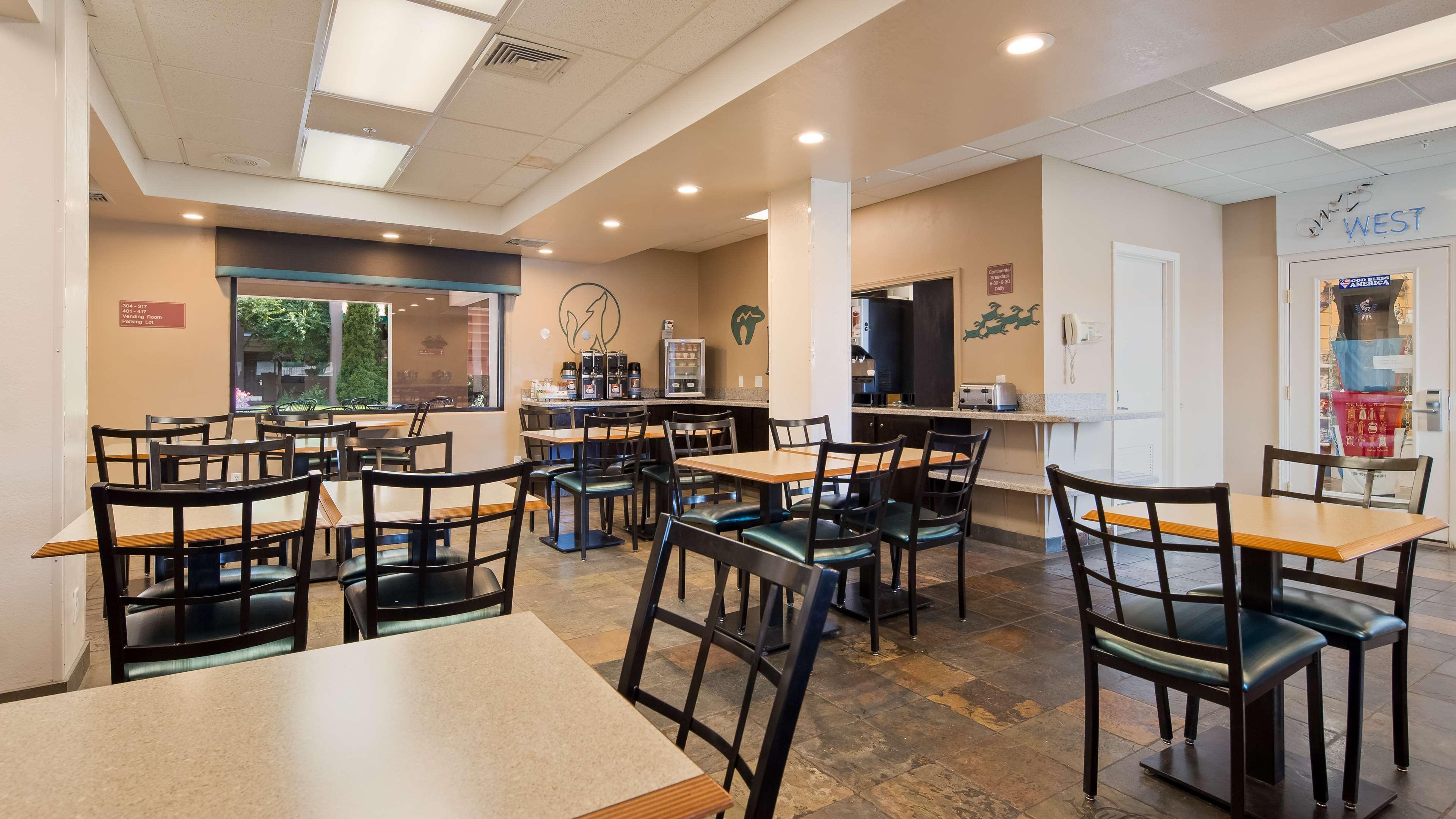 Best Western Turquoise Inn & Suites Кортес Экстерьер фото