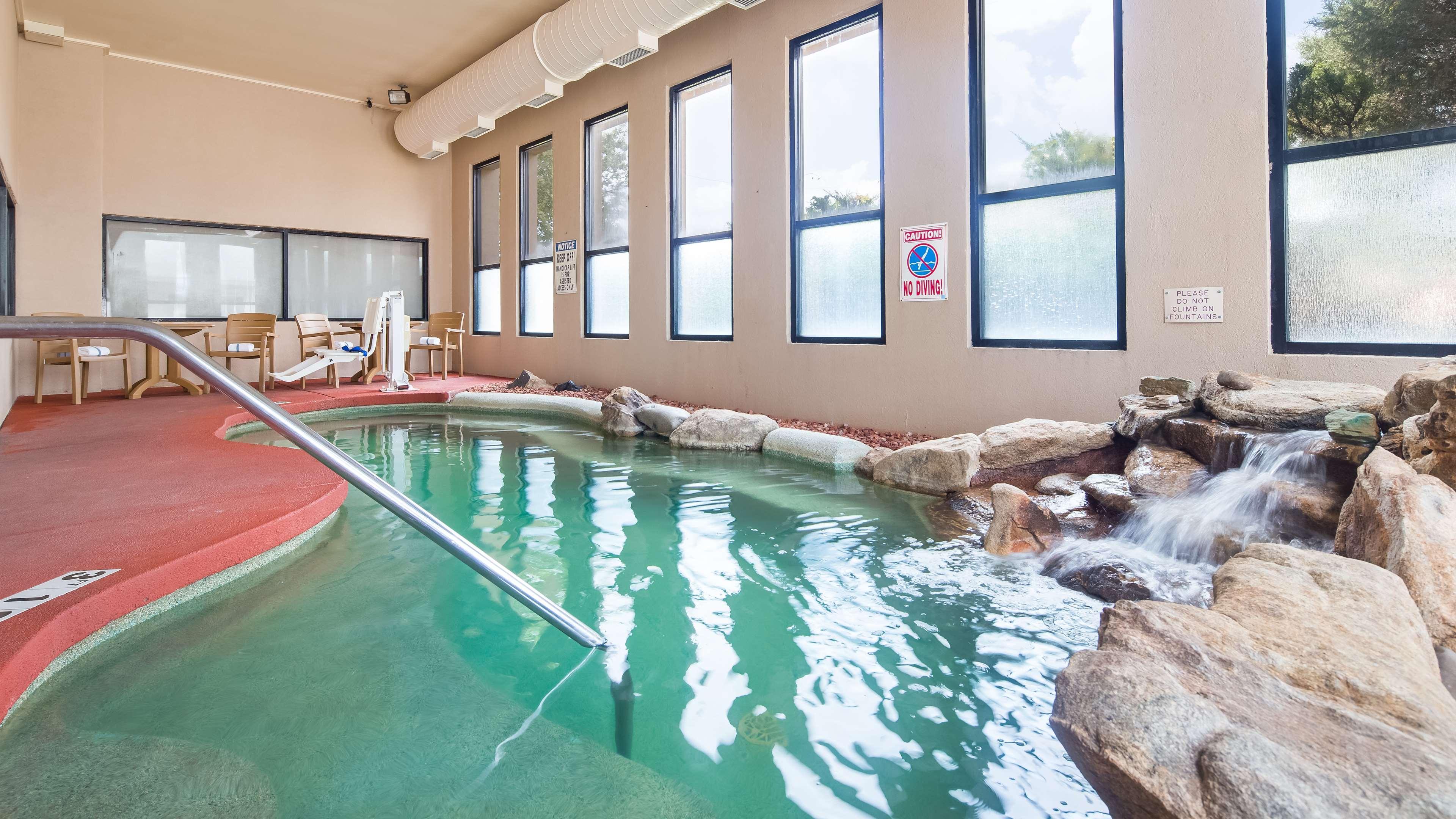 Best Western Turquoise Inn & Suites Кортес Экстерьер фото