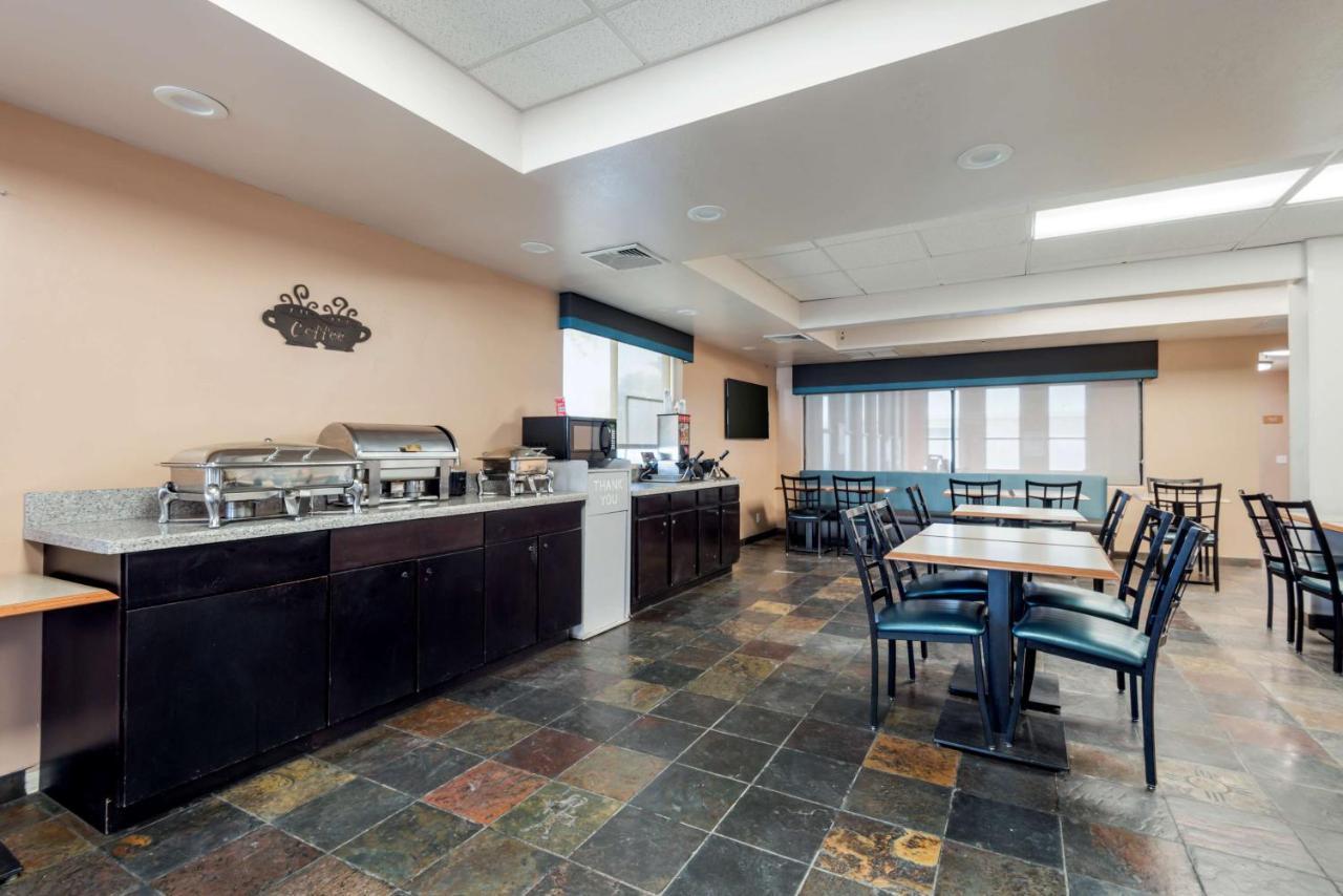 Best Western Turquoise Inn & Suites Кортес Экстерьер фото