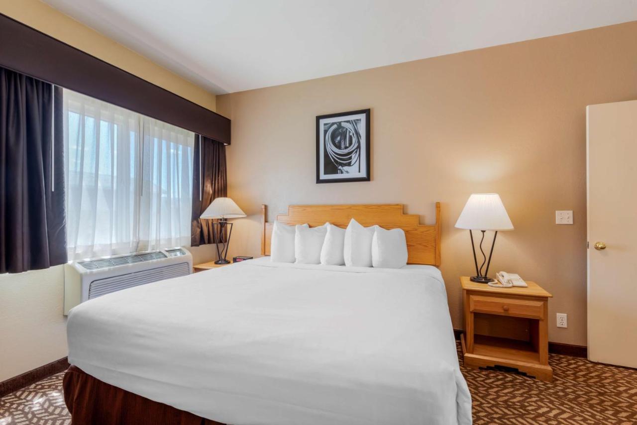 Best Western Turquoise Inn & Suites Кортес Экстерьер фото