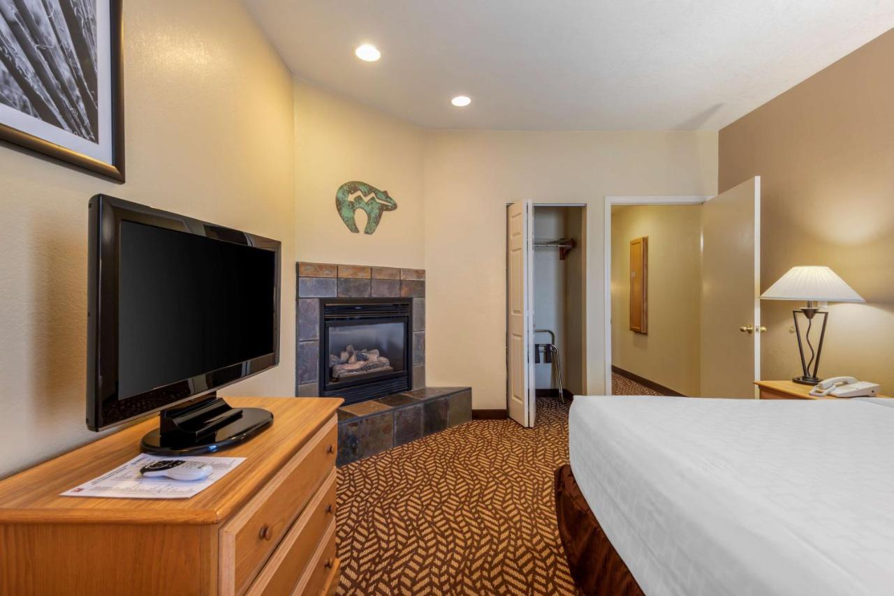 Best Western Turquoise Inn & Suites Кортес Экстерьер фото