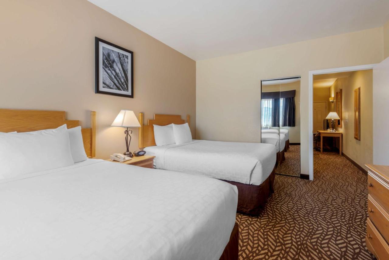 Best Western Turquoise Inn & Suites Кортес Экстерьер фото